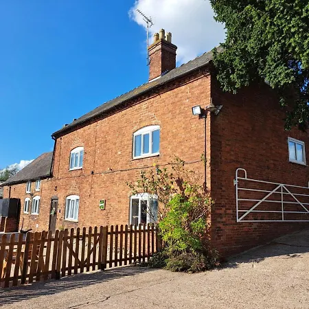 Deepmoor Farmhouse, Doveridge, Derbys. Exterior photo