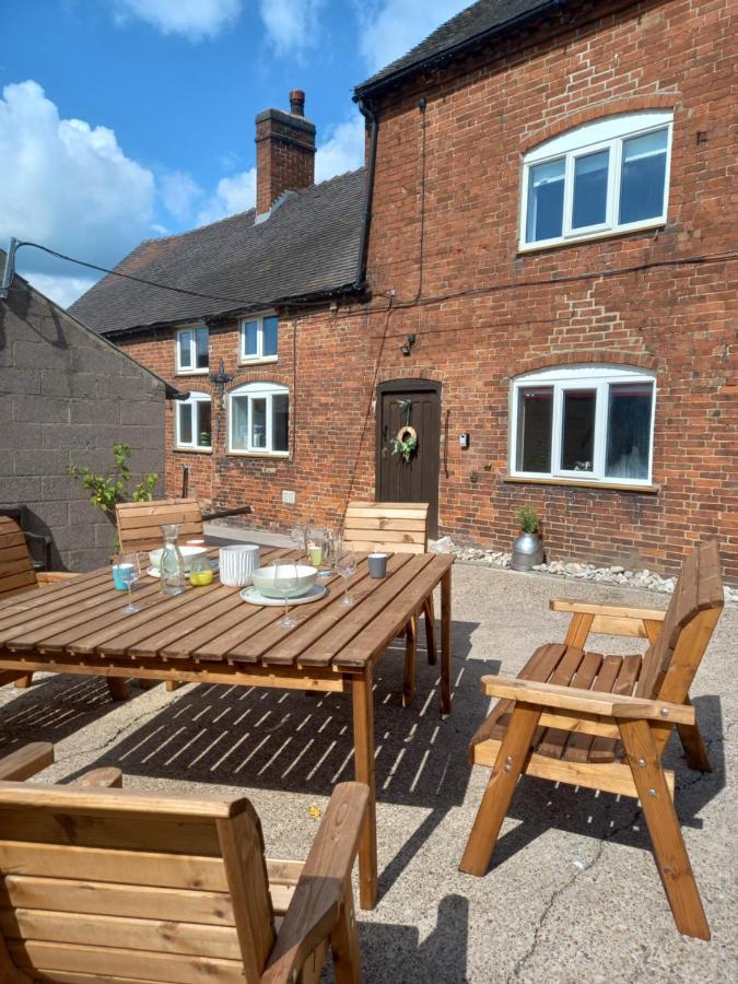 Deepmoor Farmhouse, Doveridge, Derbys. * Doveridge